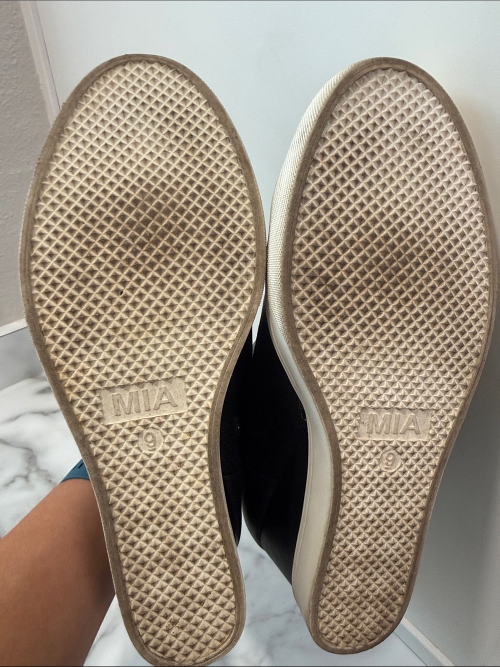 MIA Cristie Sneaker Wedge Slip On Shoes Women’s Size 9 - Picture 8 of 8